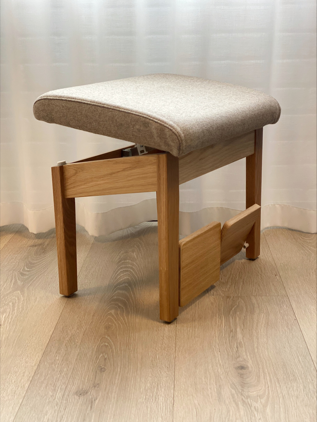 HELLAND Pan Fußhocker