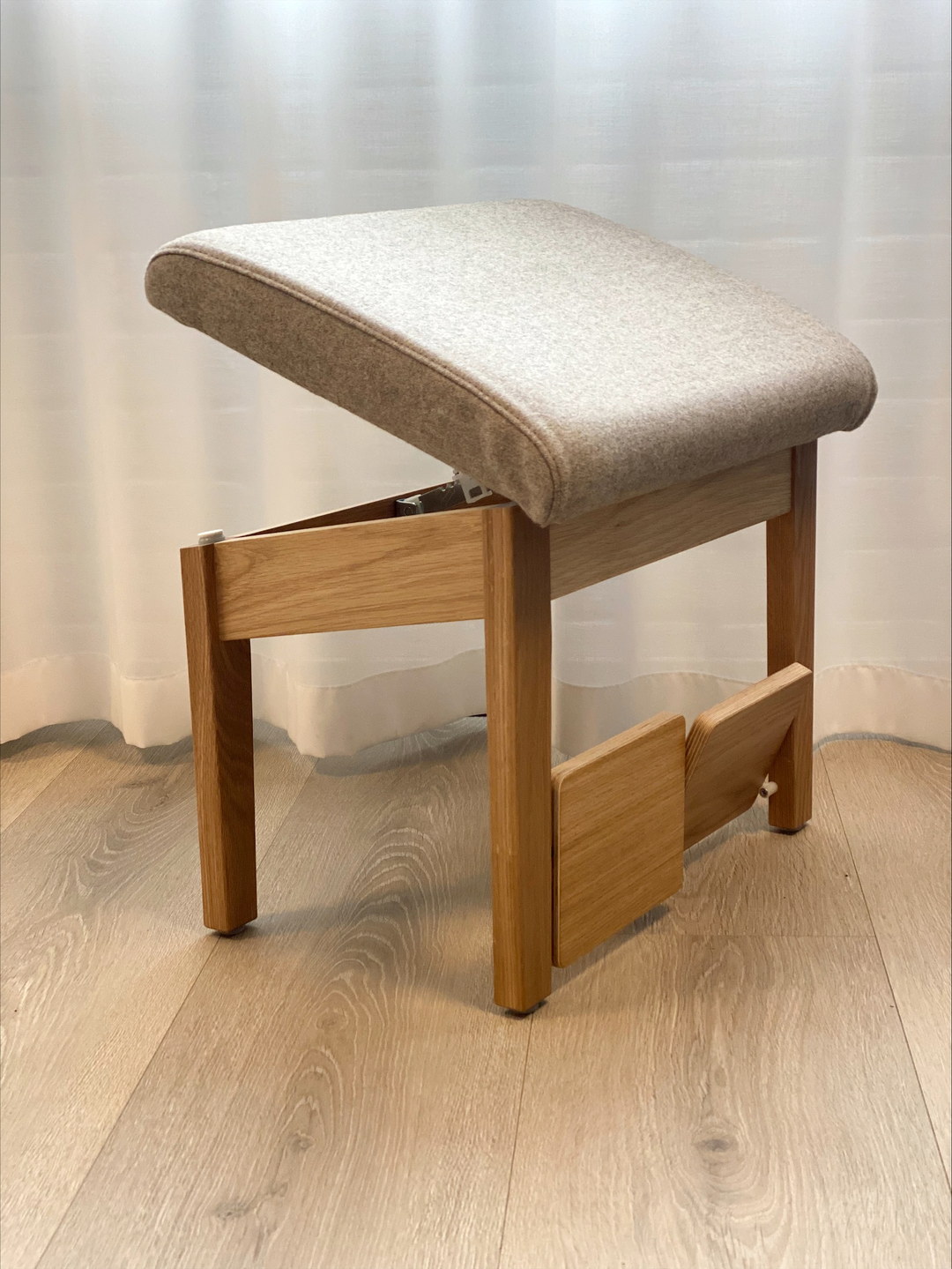 HELLAND Pan Fußhocker